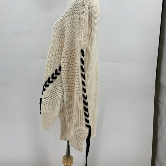 Willow & Clay Loose Knit Sweater, Medium - Picture 11 of 13